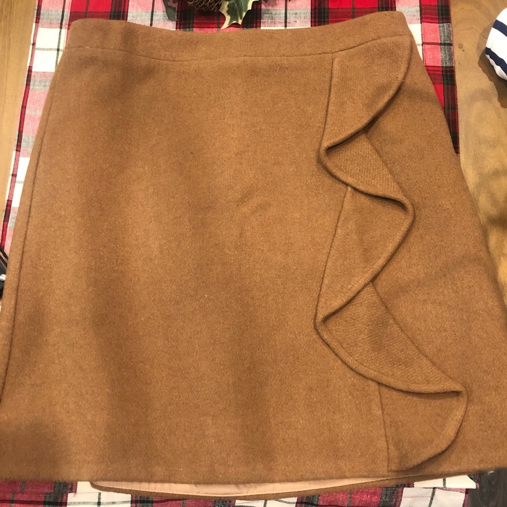Brand new with tags size 0 Jcrew Mercantile skirt in color Camel. - Picture 1 of 4